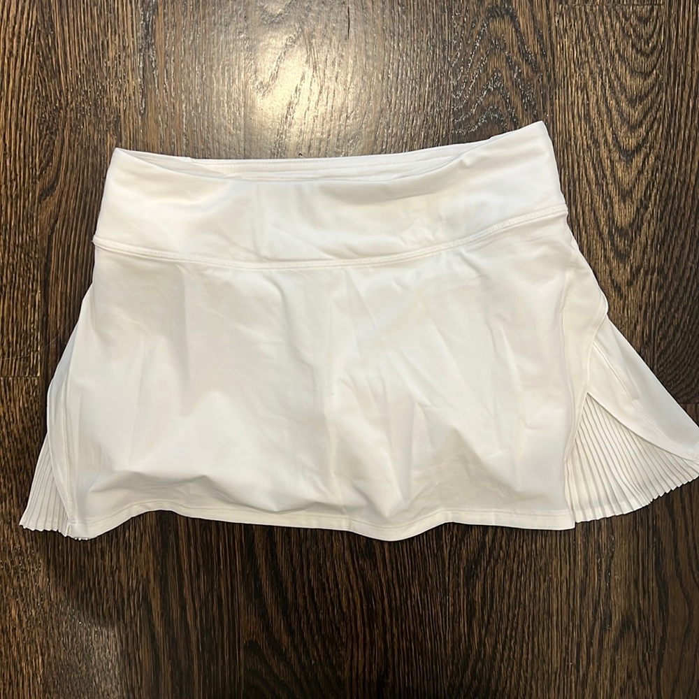 Lulu lemon play off the pleats mid rise skirt